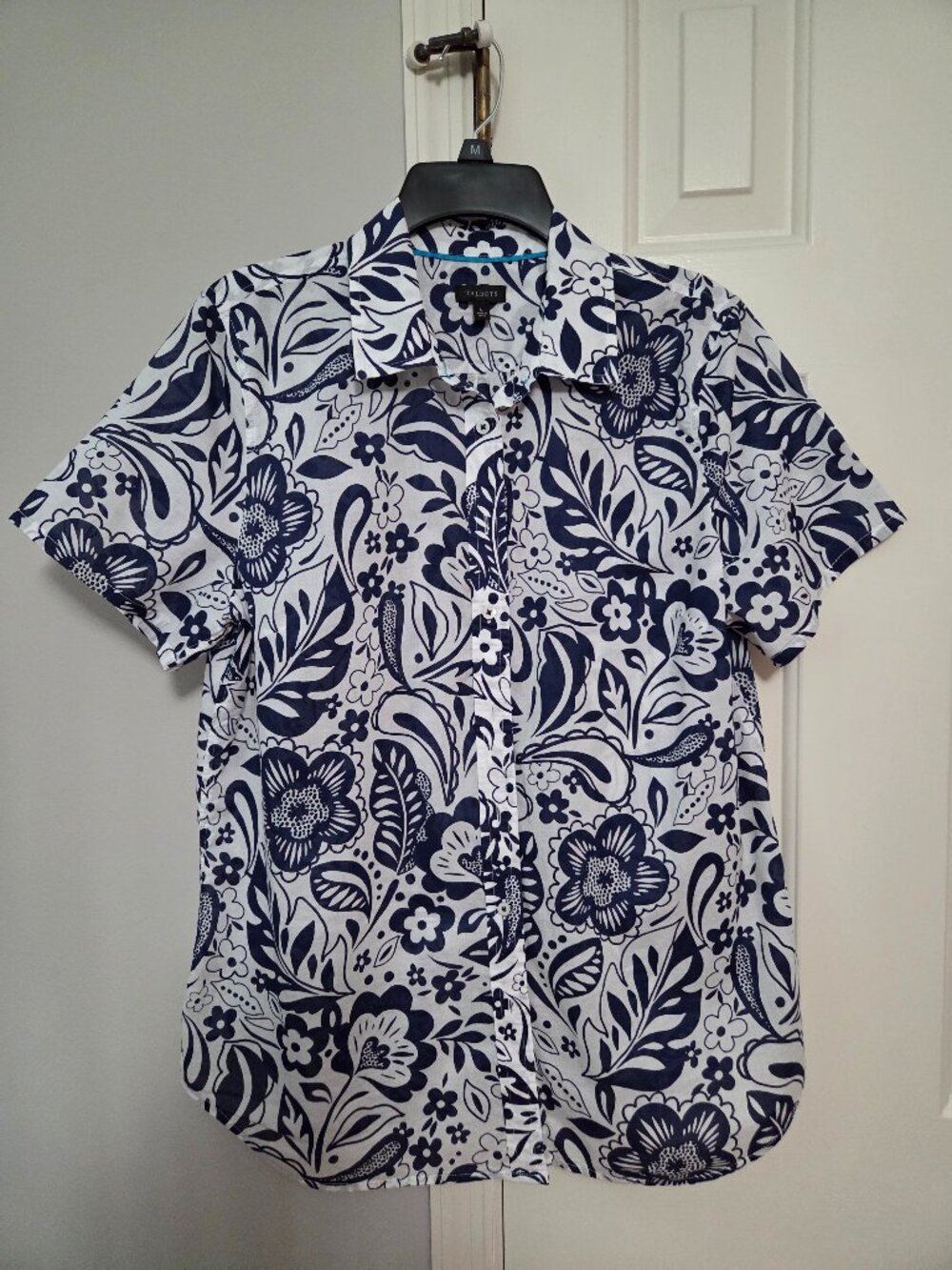 Talbots Short Sleeve Navy and White Floral Shirt Size Large